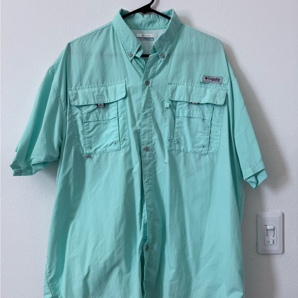 Columbia Men's Light Blue Casual Shirt